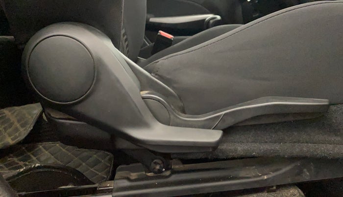 2022 Maruti Swift ZXI PLUS AMT DUAL TONE, Petrol, Automatic, 61,509 km, Driver Side Adjustment Panel