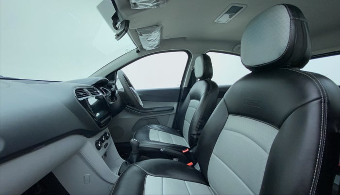 2022 Tata Tiago 1.2 XT (O), Petrol, Manual, 18,564 km, Right Side Front Door Cabin