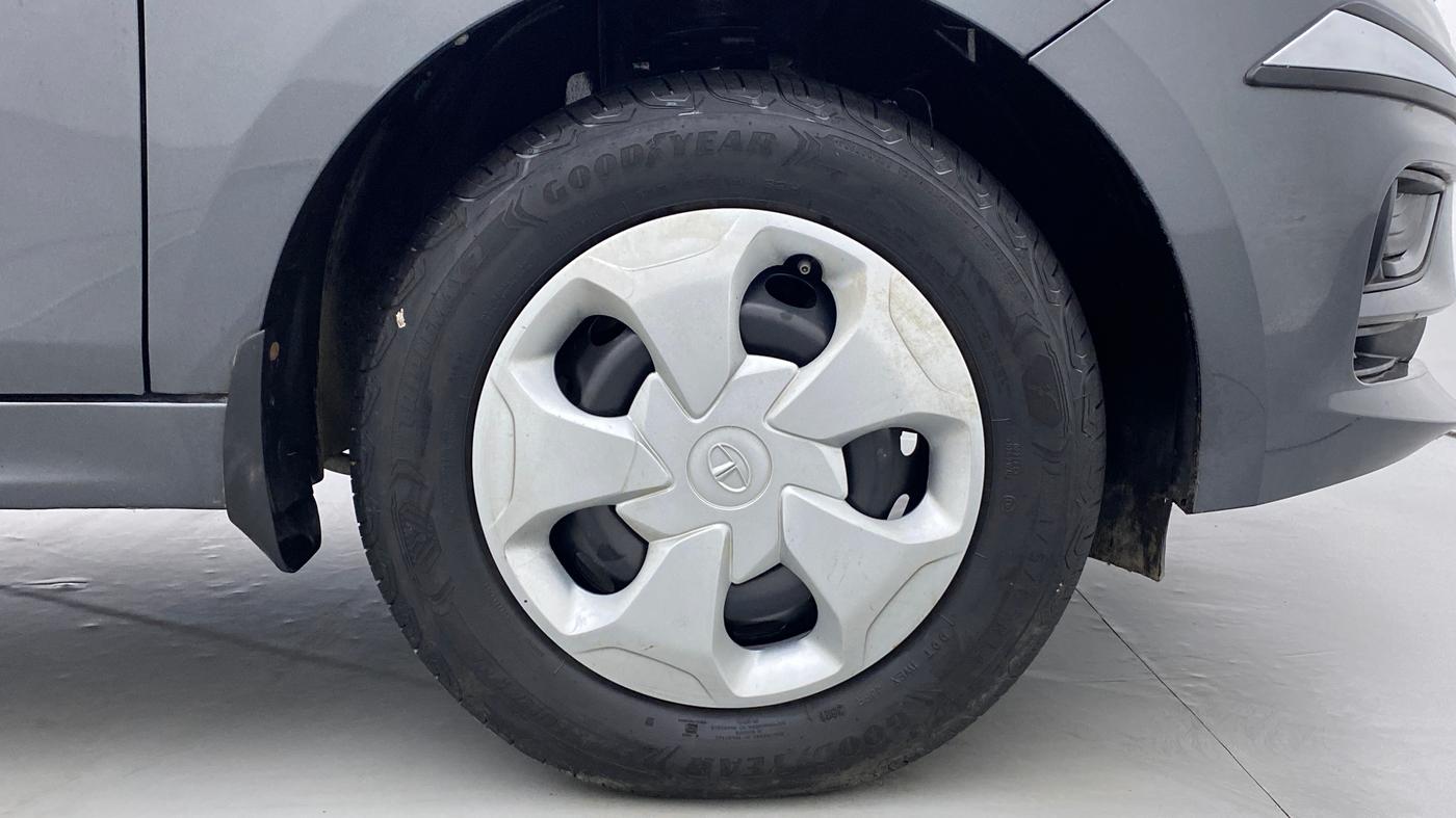 2022 Tata Tiago 1.2 XT (O), Petrol, Manual, 18,564 km, Right Front Wheel