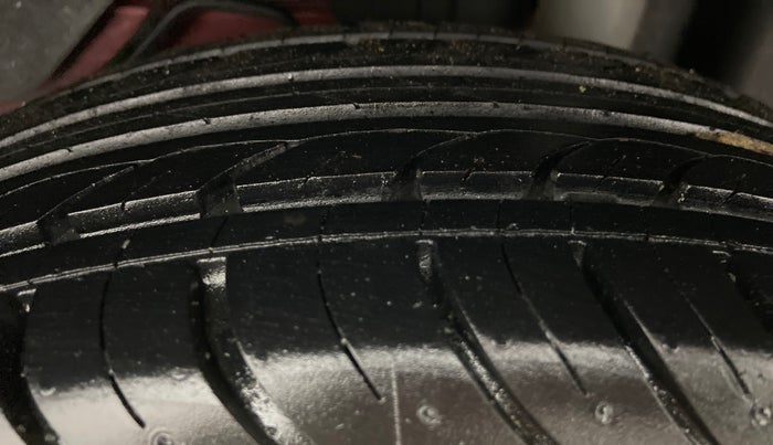 2017 Ford New Figo 1.2 TITANIUM, Petrol, Manual, 19,726 km, Left Rear Tyre Tread