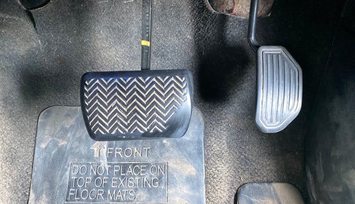 2015 Toyota Corolla Altis VL CVT PETROL, Petrol, Automatic, 1,38,199 km, Pedals