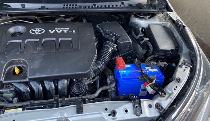 2015 Toyota Corolla Altis VL CVT PETROL, Petrol, Automatic, 1,38,199 km, Engine View - Left