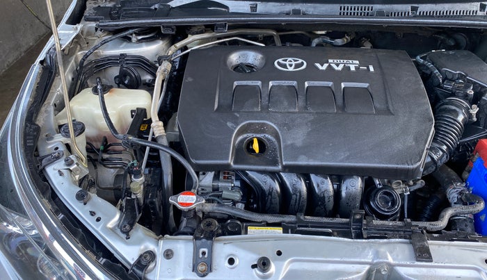 2015 Toyota Corolla Altis VL CVT PETROL, Petrol, Automatic, 1,38,199 km, Engine View - Right