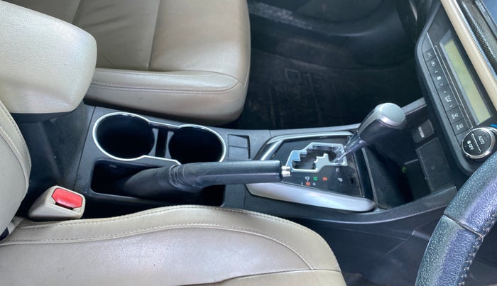 2015 Toyota Corolla Altis VL CVT PETROL, Petrol, Automatic, 1,38,199 km, Gear Lever