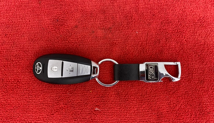 2022 Toyota URBAN CRUISER PREMIUM GRADE AT, Petrol, Automatic, 15,819 km, Key Close Up