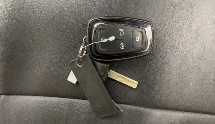 2020 Tata NEXON XZA PLUS DIESEL, Diesel, Automatic, 1,29,002 km, Key Close Up