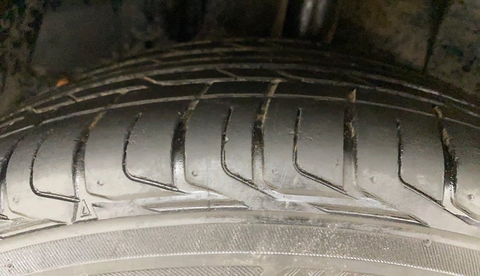 2020 Tata NEXON XZA PLUS DIESEL, Diesel, Automatic, 1,29,002 km, Left Front Tyre Tread