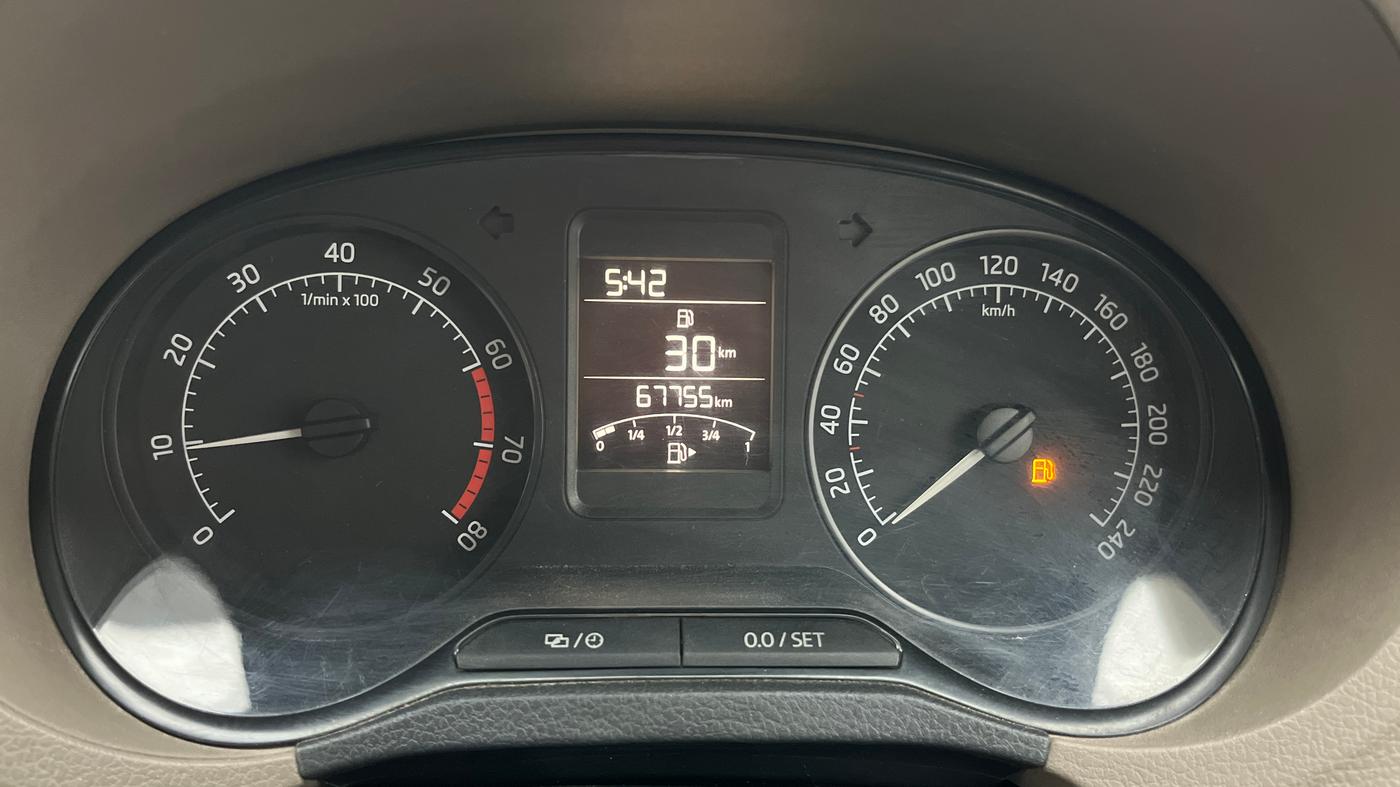 2015 Skoda Rapid AMBITION 1.6 MPI MT PLUS, Petrol, Manual, 67,754 km, Odometer Image