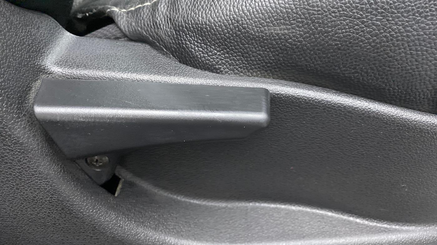 2018 Tata Tiago XT 1.2 REVOTRON, Petrol, Manual, 18,624 km, Driver Side Adjustment Panel