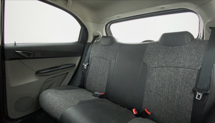 2018 Tata Tiago XT 1.2 REVOTRON, Petrol, Manual, 18,624 km, Right Side Rear Door Cabin