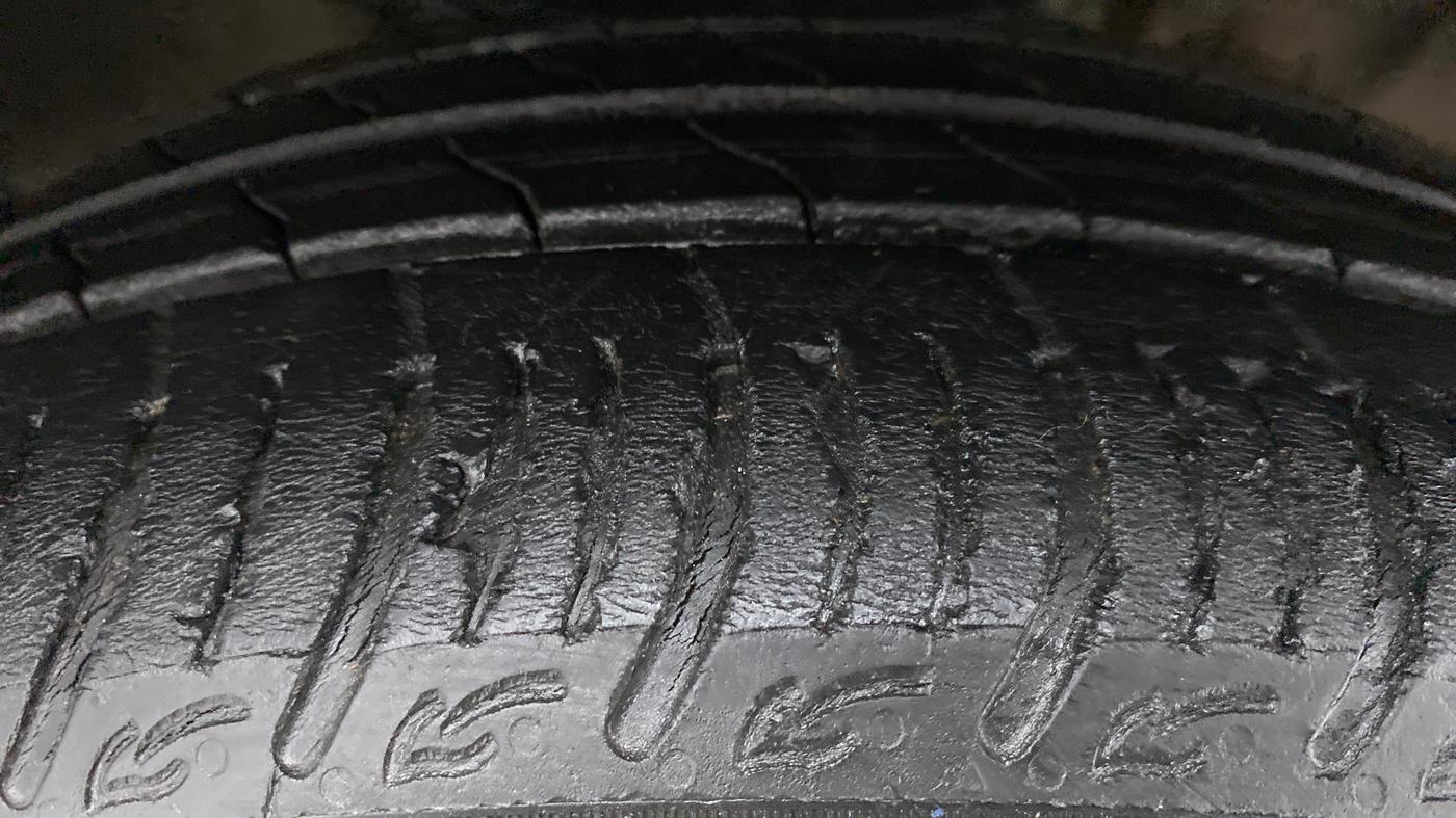 2018 Tata Tiago XT 1.2 REVOTRON, Petrol, Manual, 18,624 km, Right Front Tyre Tread