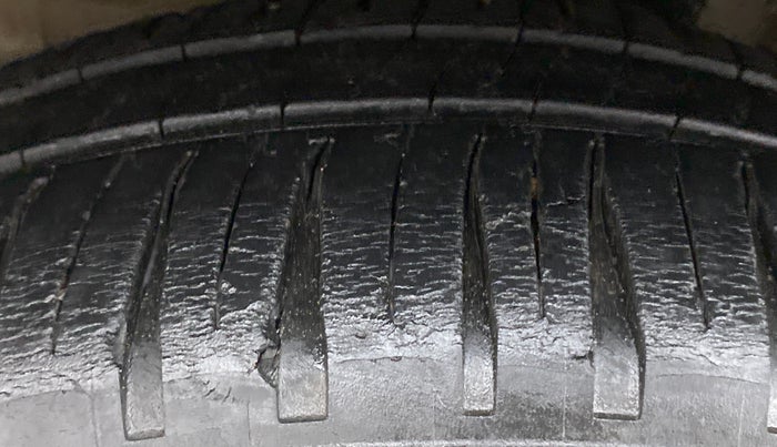 2018 Tata Tiago XT 1.2 REVOTRON, Petrol, Manual, 18,624 km, Left Rear Tyre Tread