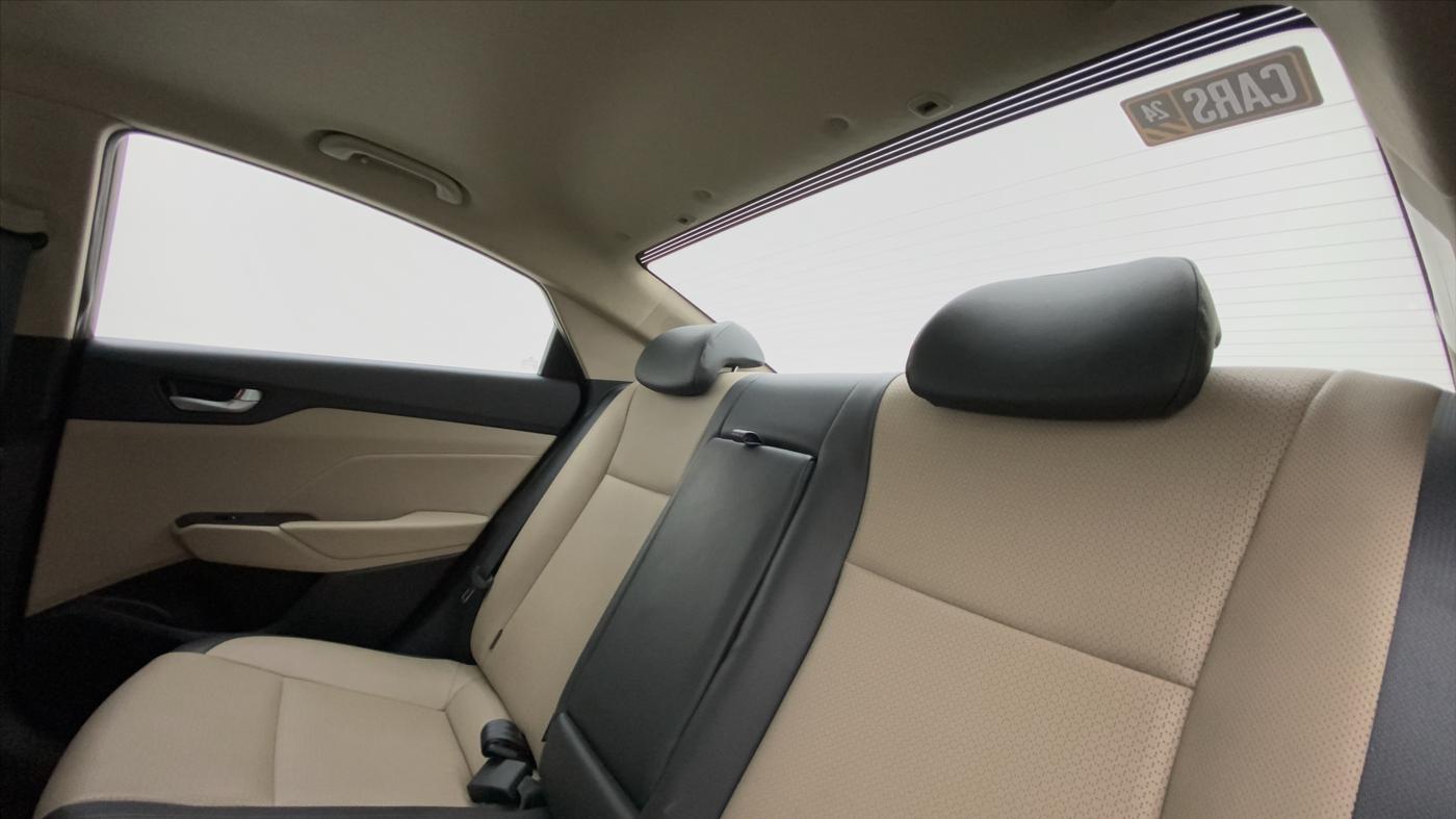 2018 Hyundai Verna 1.6 VTVT SX O, Petrol, Manual, 13,409 km, Right Side Rear Door Cabin