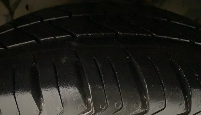 2018 Ford FREESTYLE TITANIUM 1.2 PETROL, Petrol, Manual, 74,993 km, Left Front Tyre Tread