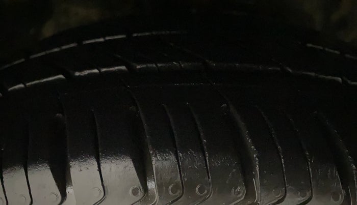 2018 Ford FREESTYLE TITANIUM 1.2 PETROL, Petrol, Manual, 74,993 km, Right Front Tyre Tread