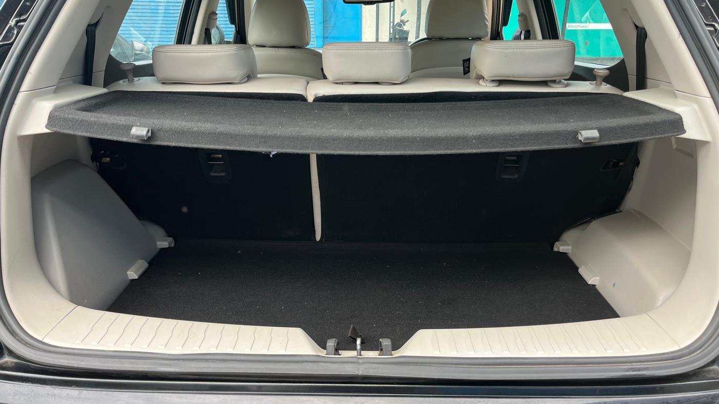 2022 Mahindra XUV300 W8 (O) 1.2 PETROL, Petrol, Manual, 42,061 km, Boot Inside