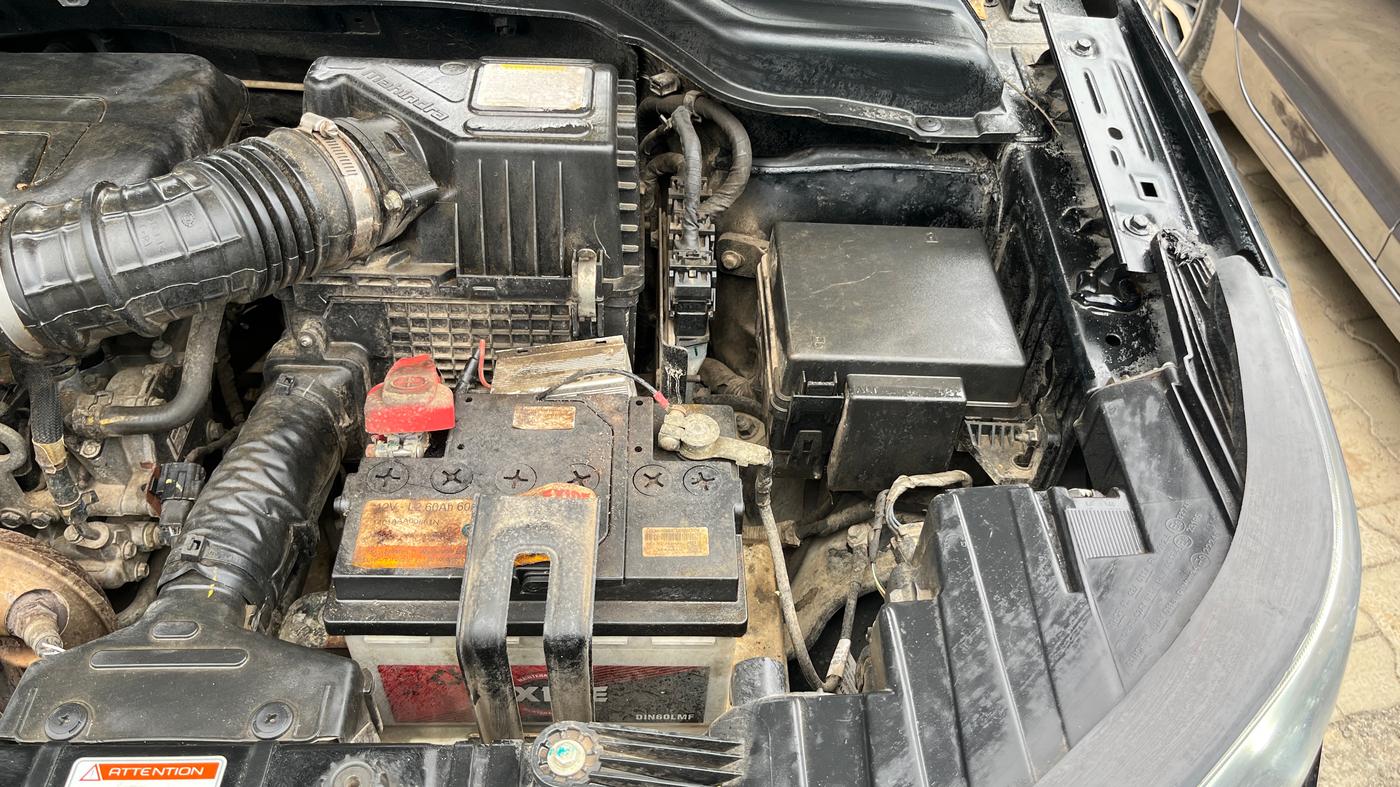 2022 Mahindra XUV300 W8 (O) 1.2 PETROL, Petrol, Manual, 42,061 km, Engine View - Left