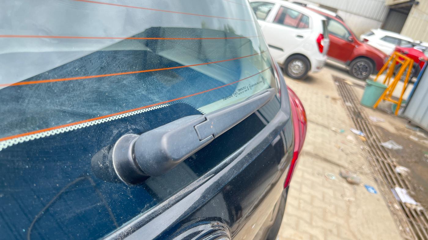 2022 Mahindra XUV300 W8 (O) 1.2 PETROL, Petrol, Manual, 42,061 km, Rear Wiper