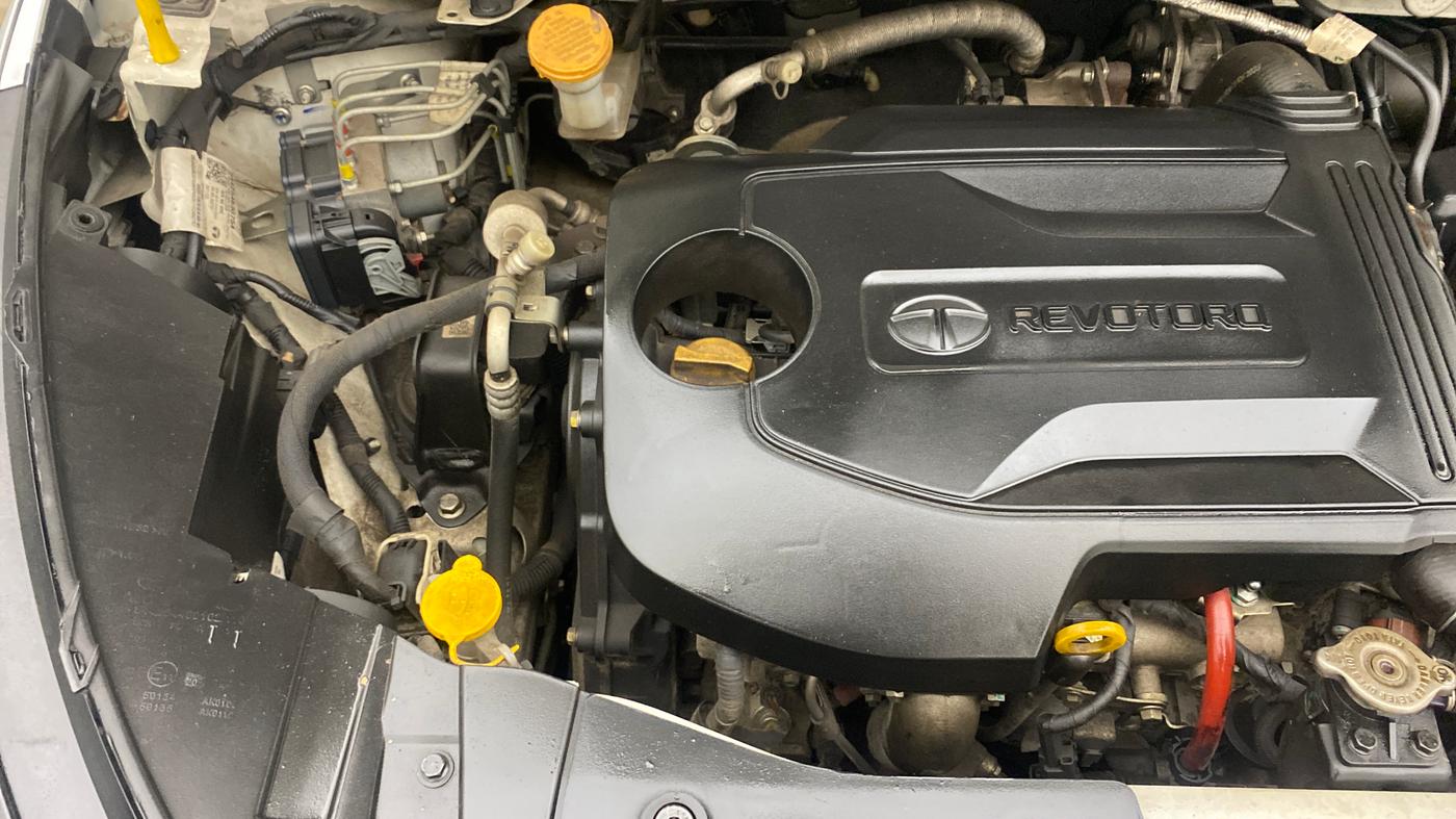 2024 Tata ALTROZ  XZ PLUS (S) , Diesel, Manual, 29,349 km, Engine View - Right