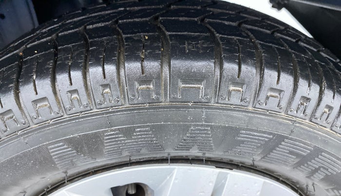 2013 Maruti Alto 800 LXI, Petrol, Manual, 9,682 km, Left Rear Tyre Tread