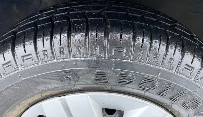 2013 Maruti Alto 800 LXI, Petrol, Manual, 9,682 km, Right Front Tyre Tread