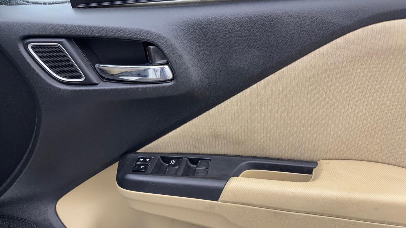 2021 Honda City 1.5L I-VTEC V MT 4TH GEN, Petrol, Manual, 77,333 km, Driver Side Door Panels Control