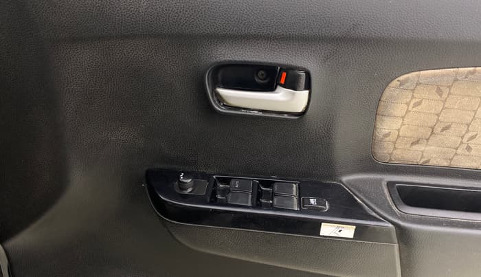 2017 Maruti Wagon R 1.0 VXI AMT, Petrol, Automatic, 89,624 km, Driver Side Door Panels Control