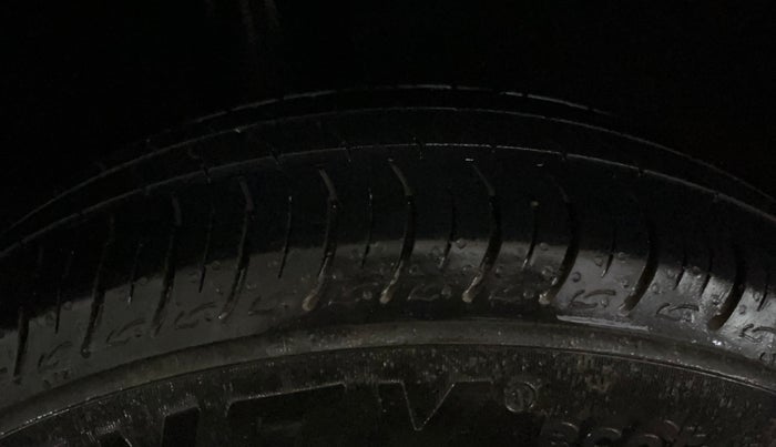 2021 Maruti Baleno DELTA PETROL 1.2, Petrol, Manual, 13,936 km, Right Rear Tyre Tread