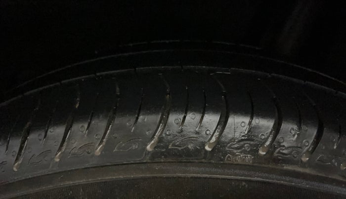 2021 Maruti Baleno DELTA PETROL 1.2, Petrol, Manual, 13,936 km, Left Rear Tyre Tread