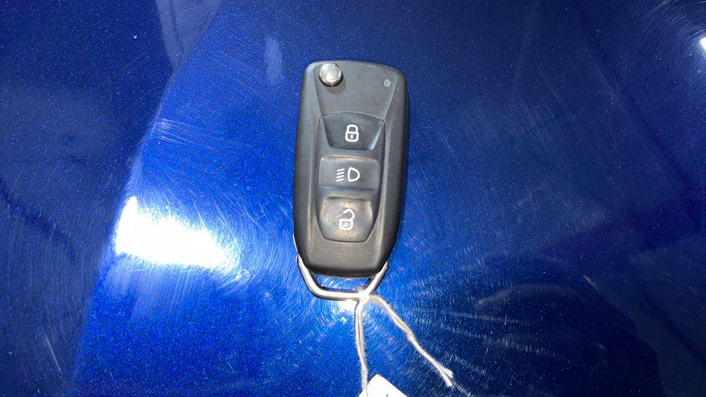 2023 Tata ALTROZ XM PLUS PETROL, Petrol, Manual, 21,889 km, Key Close Up