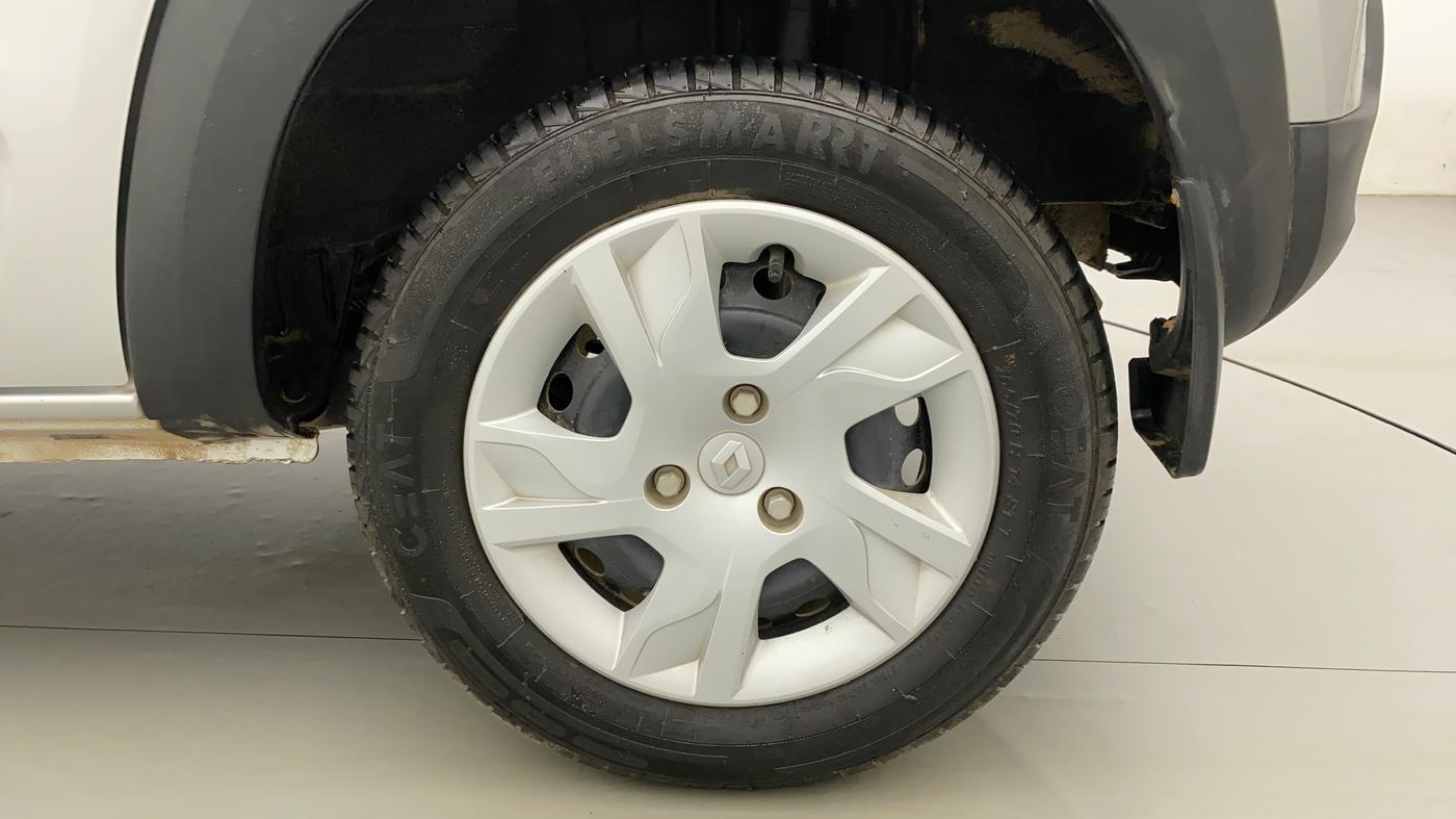 2023 Renault Kwid RXT 1.0 AMT, Petrol, Automatic, 2,369 km, Left Rear Wheel
