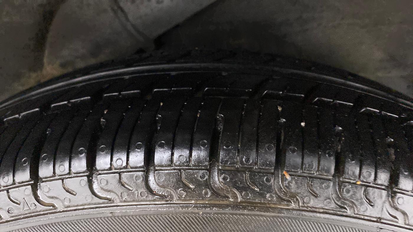 2010 Hyundai i10 SPORTZ 1.2, Petrol, Manual, 48,667 km, Left Rear Tyre Tread