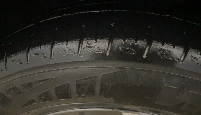 2023 Mahindra XUV700 AX 5 D MT 7 STR, Diesel, Manual, 52,057 km, Left Front Tyre Tread