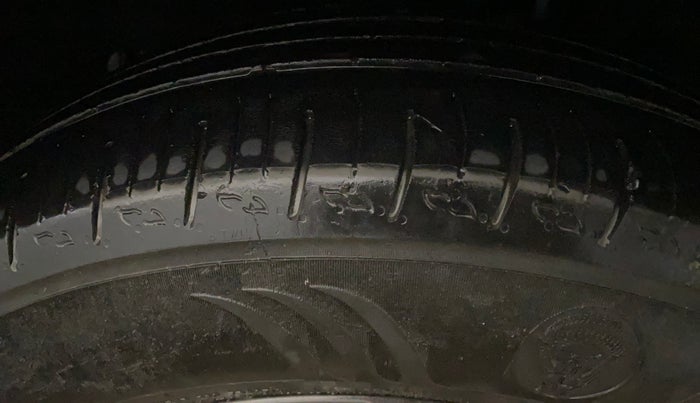 2023 Mahindra XUV700 AX 5 D MT 7 STR, Diesel, Manual, 52,057 km, Left Rear Tyre Tread