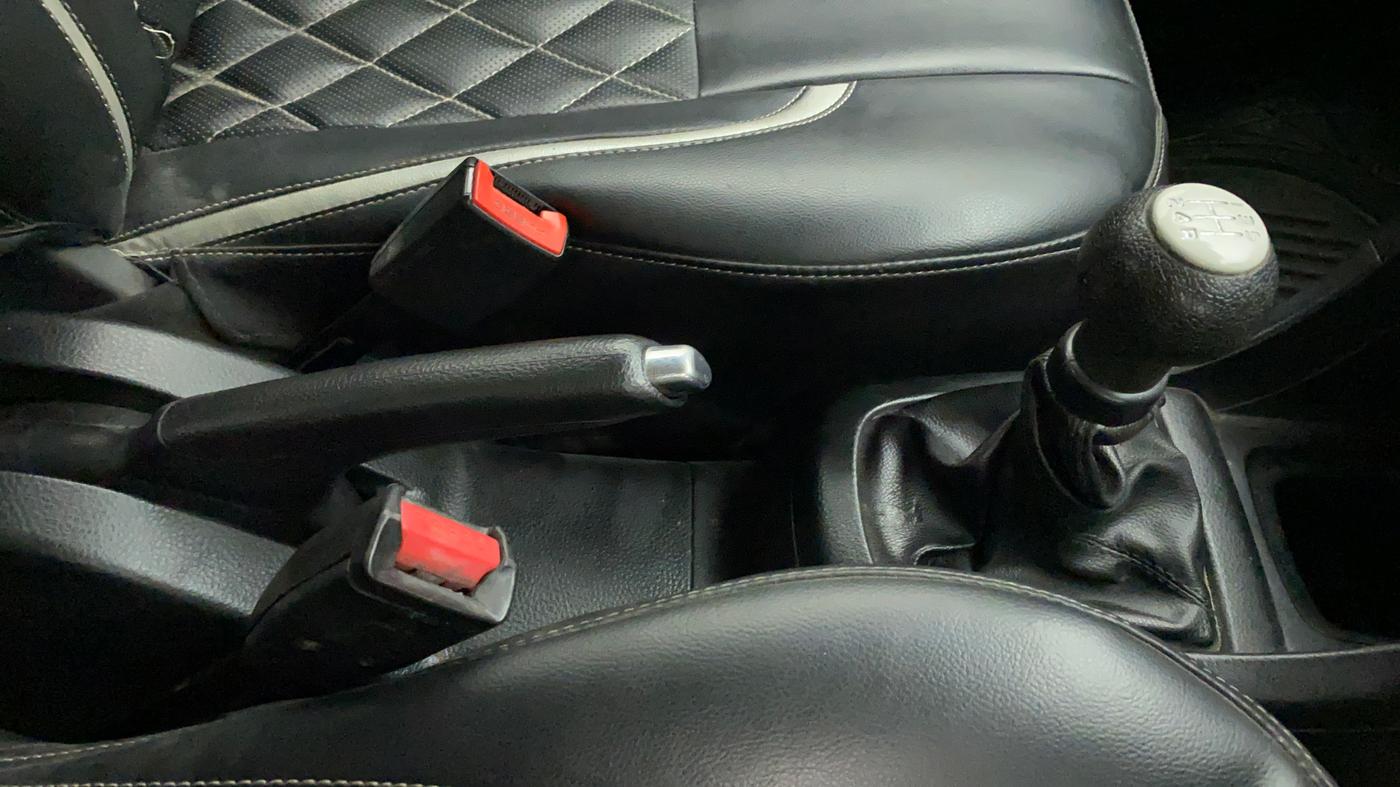 2013 Maruti Swift VXI, CNG, Manual, 59,479 km, Gear Lever