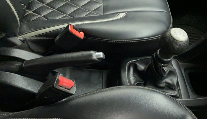 2013 Maruti Swift VXI, CNG, Manual, 59,479 km, Gear Lever