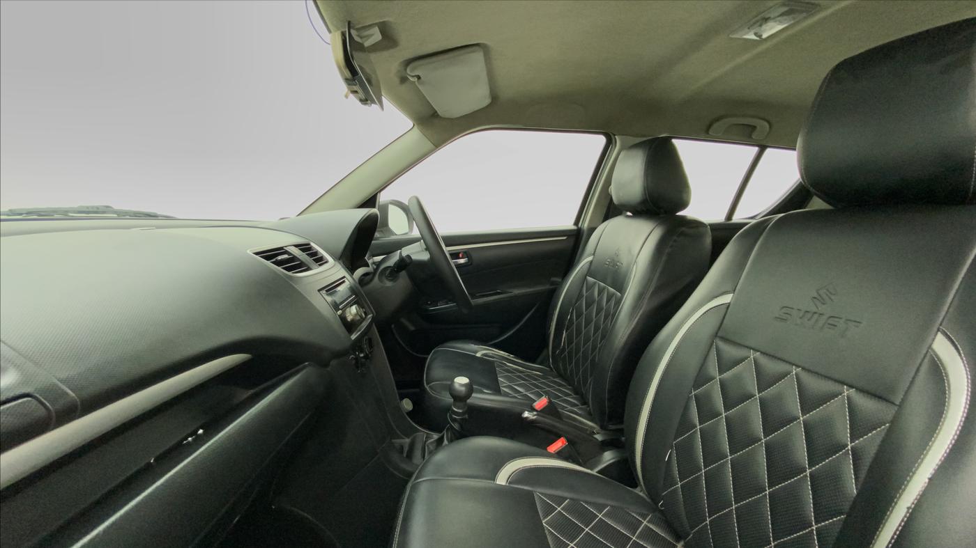 2013 Maruti Swift VXI, CNG, Manual, 59,479 km, Right Side Front Door Cabin
