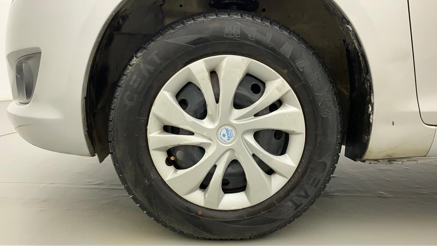2013 Maruti Swift VXI, CNG, Manual, 59,479 km, Left Front Wheel