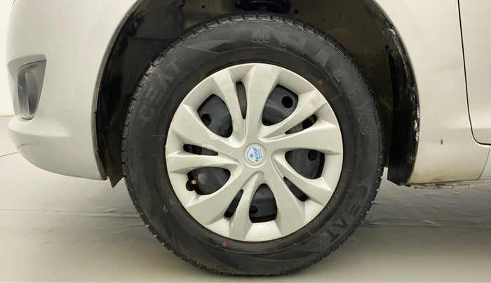 2013 Maruti Swift VXI, CNG, Manual, 59,479 km, Left Front Wheel