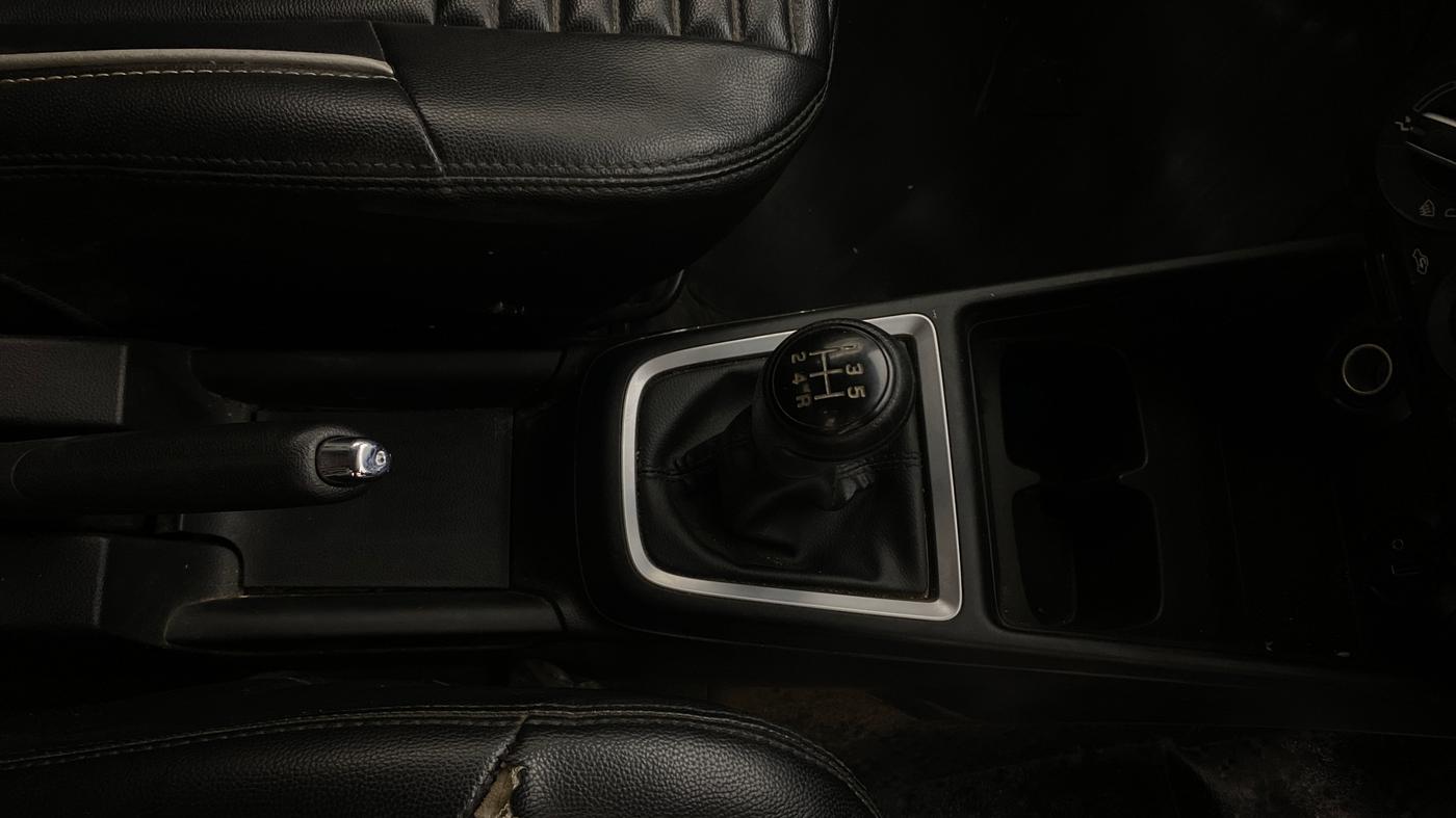 2022 Maruti Swift VXI, Petrol, Manual, 58,318 km, Gear Lever