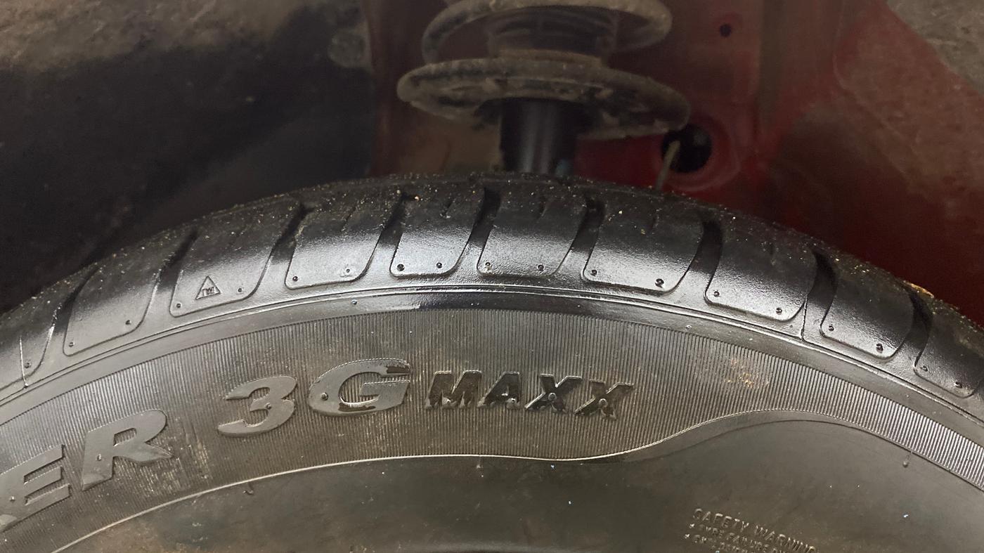 2022 Maruti Swift VXI, Petrol, Manual, 58,318 km, Left Front Tyre Tread