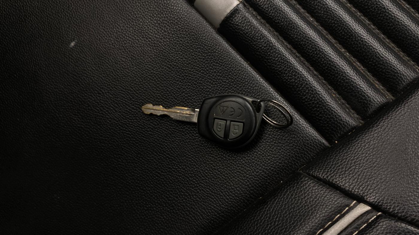 2022 Maruti Swift VXI, Petrol, Manual, 58,318 km, Key Close Up