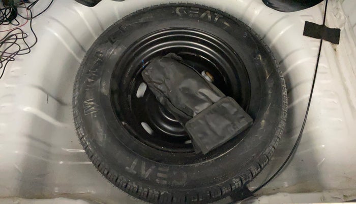 2017 Renault Kwid RXT 1.0 AMT (O), Petrol, Automatic, 28,074 km, Spare Tyre