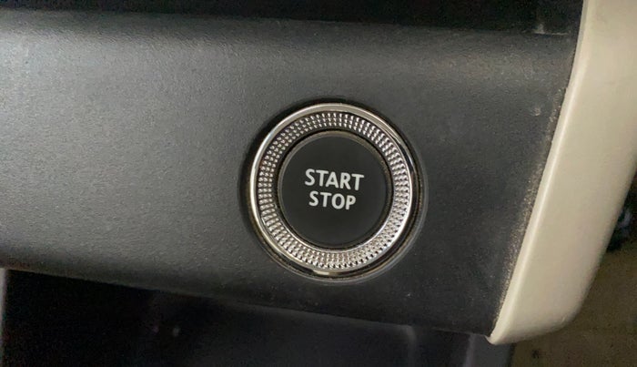 2020 Renault TRIBER RXZ, Petrol, Manual, 61,580 km, Keyless Start/ Stop Button