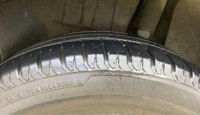 2018 Maruti Dzire ZXI PLUS AMT, Petrol, Automatic, 32,195 km, Left Rear Tyre Tread