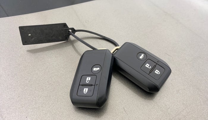 2018 Maruti Dzire ZXI PLUS AMT, Petrol, Automatic, 32,195 km, Key Close Up