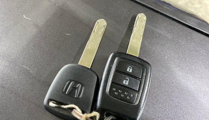 2018 Honda Amaze 1.2L I-VTEC S CVT, Petrol, Automatic, 43,189 km, Key Close Up