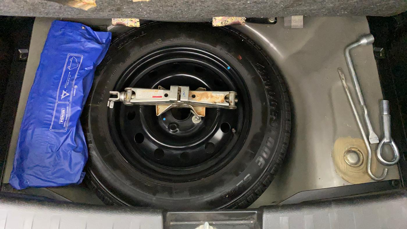 2017 Maruti Swift VXI O, Petrol, Manual, 43,709 km, Spare Tyre