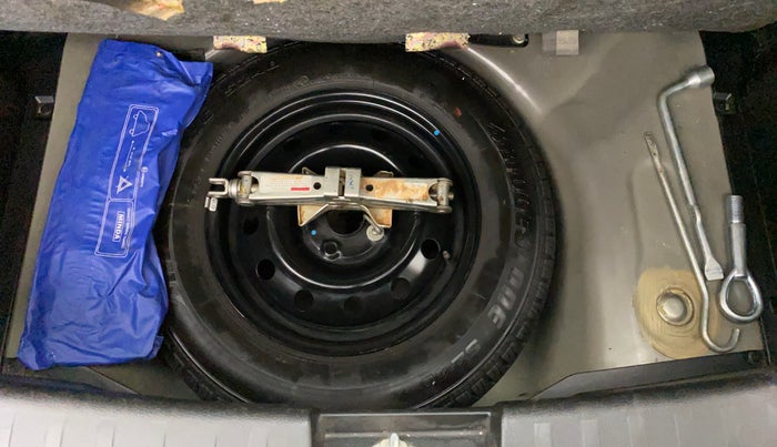 2017 Maruti Swift VXI O, Petrol, Manual, 43,709 km, Spare Tyre