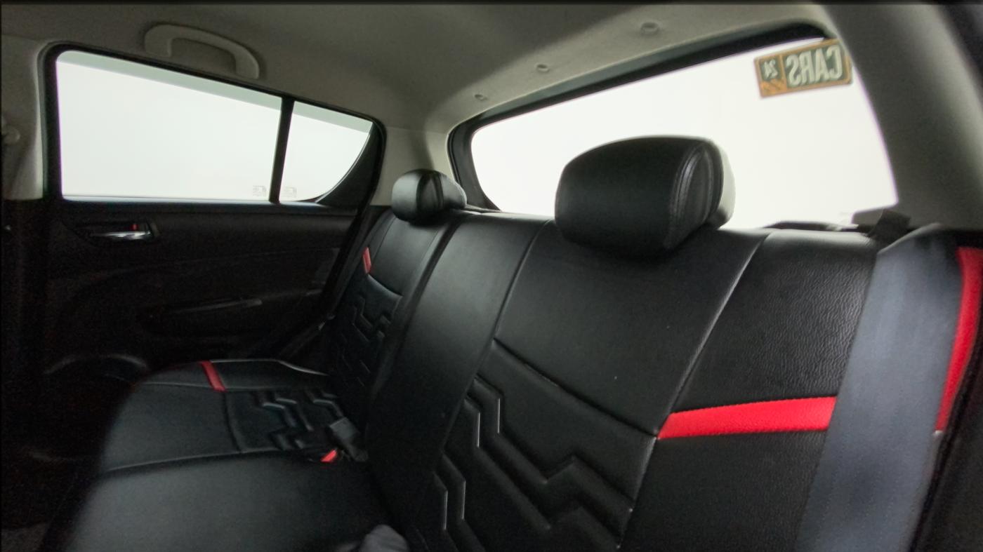 2017 Maruti Swift VXI O, Petrol, Manual, 43,709 km, Right Side Rear Door Cabin